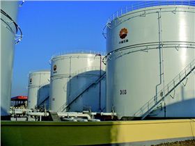 國際油價的低迷使中國的原油儲備大幅增加，如何進行原油粗放型處理是亟需解決的問題。