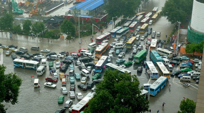 南方暴雨導致城市出現嚴重的內澇20160707